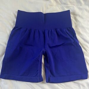 NVGTN Women's Vibrant Blue Mid Rise Seamless Shorts